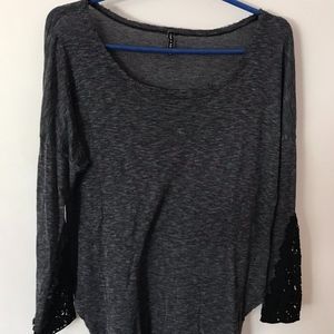 NWOT LF Emma & Sam laced cuff long sleeve